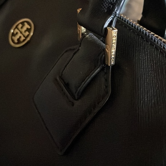 Tory Burch Large Black & Gold Robinson Satchel Purse-Great Condition - Picture 5 of 13